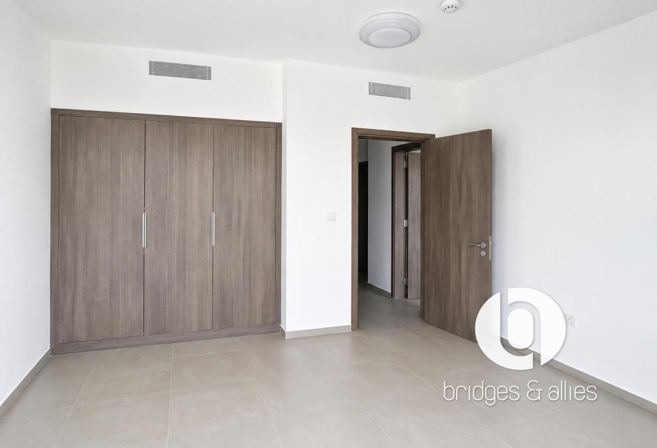 VACANT | CORNER VILLA| SINGLE ROW | NEAR AMENITIES photo 9