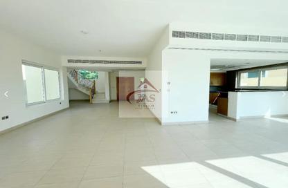 Villa - 4 - 5 for rent in Legacy Nova Villas - District 9 - Jumeirah Park - Dubai