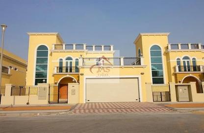 Villa - 4 - 5 for rent in Legacy Nova Villas - District 9 - Jumeirah Park - Dubai