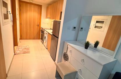 Apartment - Studio - 1 Bathroom for rent in Maryam Island - Al Khan - Sharjah Apartment - Studio - 1 Bathroom for rent in Maryam Island - Al Khan - Sharjah