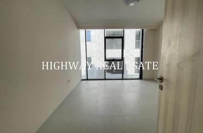 Apartment - 2 - 4 for rent in Muwaileh 29 Building - Muwaileh - Sharjah