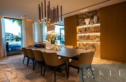 Villa - 5 Bedrooms - 6 Bathrooms for sale in Palm Jumeirah Frond M - Palm Jumeirah - Dubai