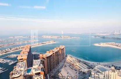 Apartment - 1 - 2 for sale in The Palm Tower - Palm Jumeirah - Dubai