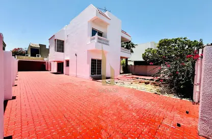 Villa - 5 Bedrooms - 5 Bathrooms for rent in Umm Suqeim 1 Villas - Umm Suqeim 1 - Umm Suqeim - Dubai