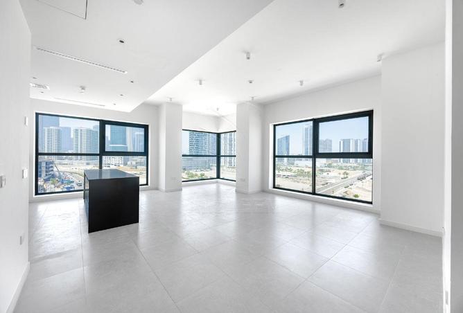 98273209 - Property Image 3