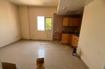 Apartment - Studio - 1 Bathroom for rent in Al Qulaya'ah - Al Sharq - Sharjah