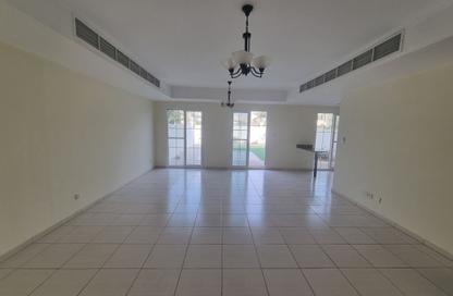 Villa - 3 Bedrooms - 3 Bathrooms for rent in Springs 11 - The Springs - Dubai