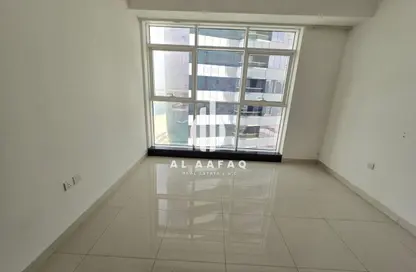Apartment - 3 Bedrooms - 4 Bathrooms for rent in Al Mamzar - Al Mamzar - Sharjah - Sharjah