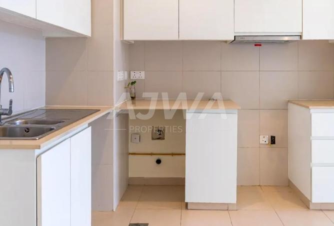 2 Bedroom Townhome Ready to Move and Vacant photo 3