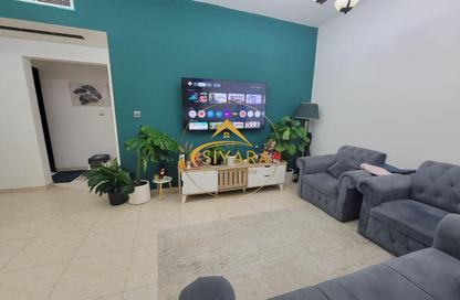 Apartment - 1 Bedroom - 2 Bathrooms for rent in Taliatela Street - Al Nahda - Sharjah