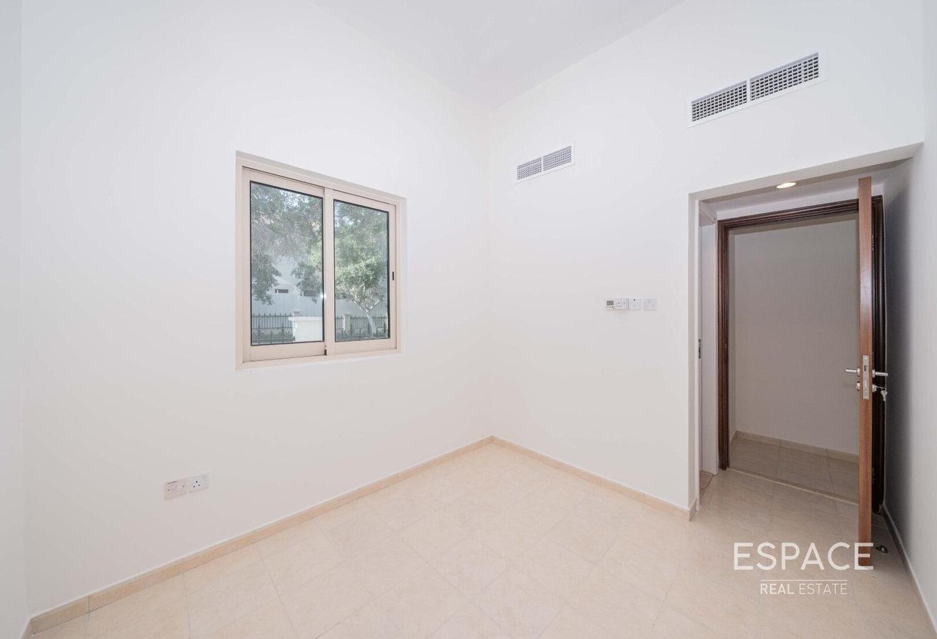 Corner Plot | Private | Lake View photo 10