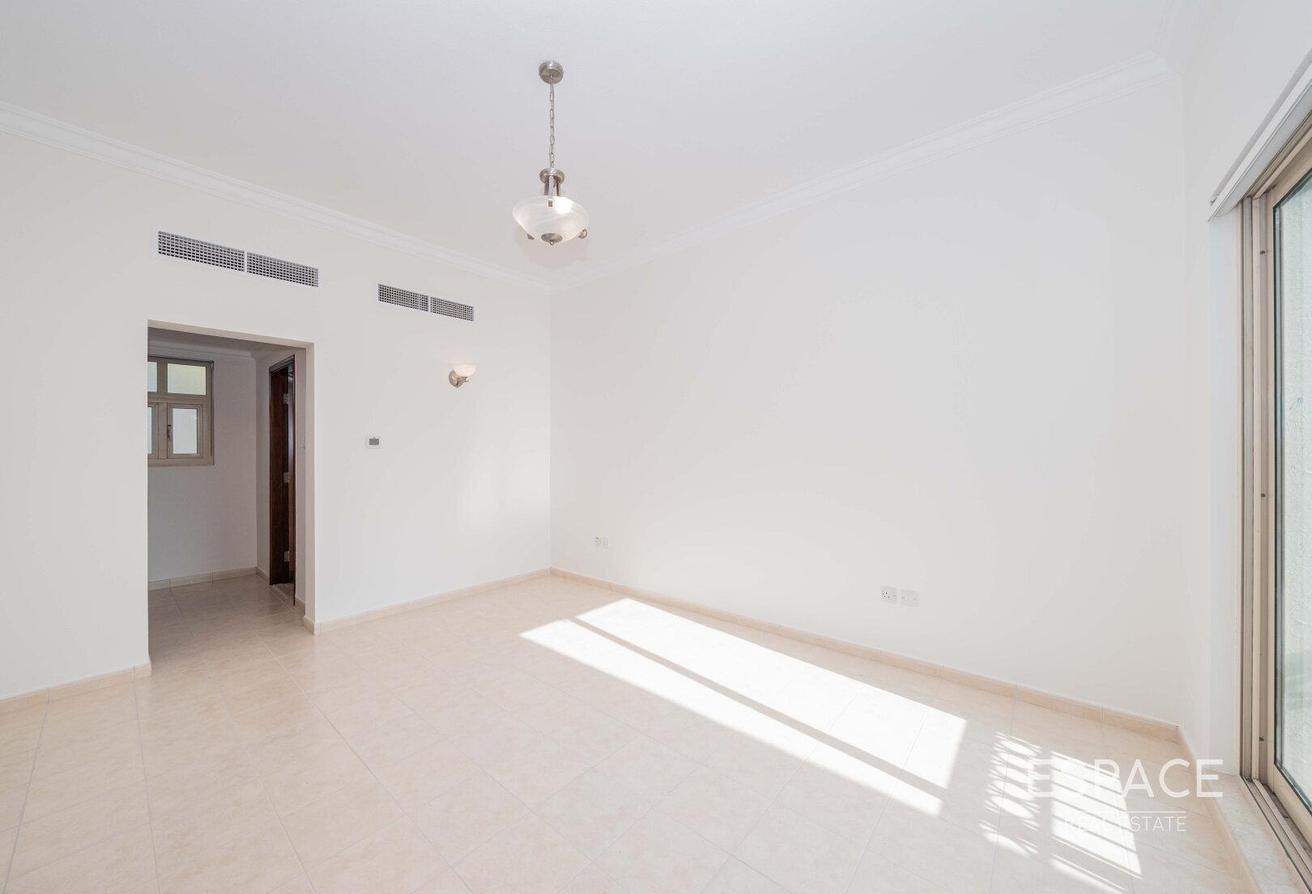 Corner Plot | Private | Lake View photo 15