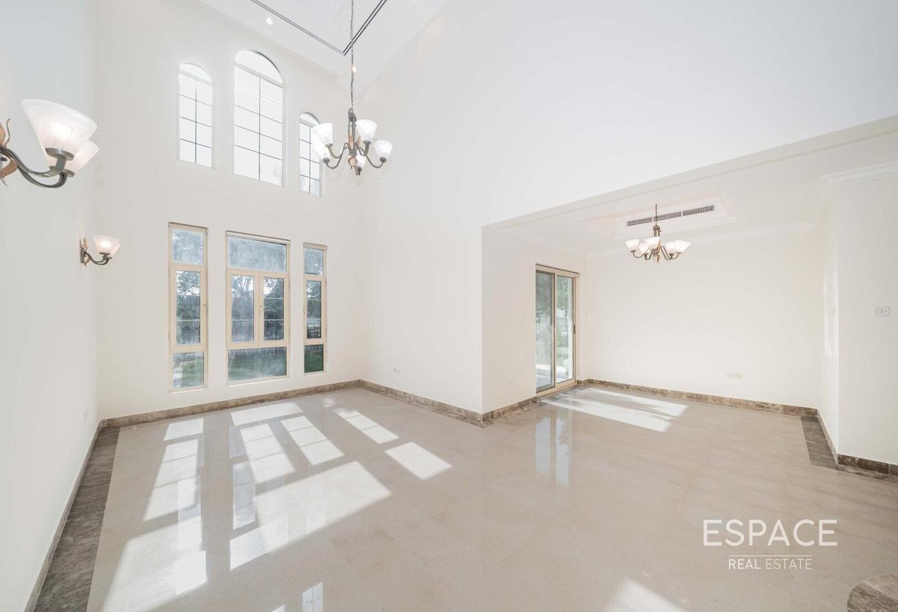 Corner Plot | Private | Lake View photo 2