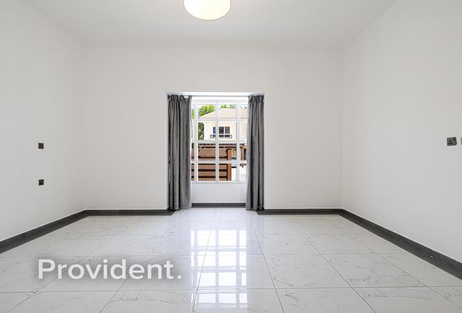 98679429 - Property Image 3