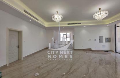 Villa - 4 Bedrooms - 5 Bathrooms for rent in Al Aweer 1 - Al Aweer - Dubai