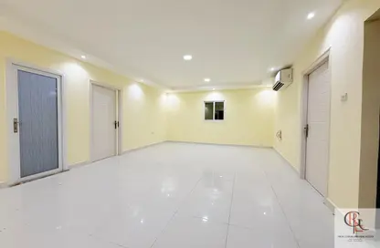 Apartment - 2 Bedrooms - 2 Bathrooms for rent in Shakhbout City - Abu Dhabi Apartment - 2 Bedrooms - 2 Bathrooms for rent in Shakhbout City - Abu Dhabi