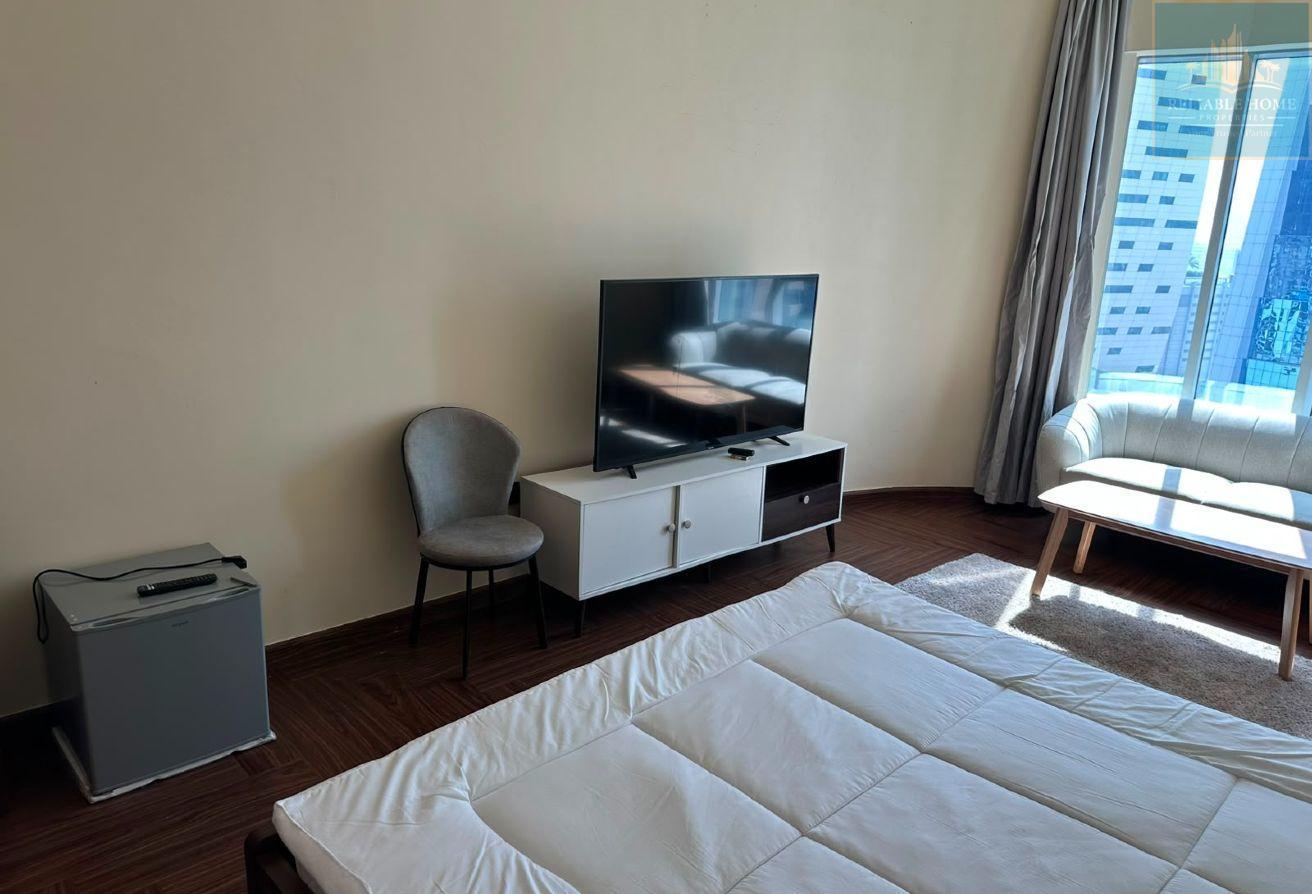 Fully Furnished | Ready to Move | Near Metro photo 4