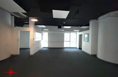 مكتب - استوديو للايجار في برج لطيفة - شارع الشيخ زايد - دبي