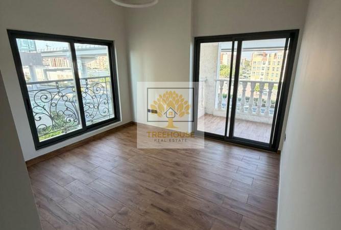 STEPS TO METRO | SPACIOUS 3BHK| PRIME LOCATION photo 3