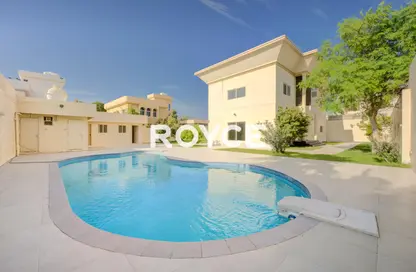 فيلا - 5 غرف نوم - 6 حمامات للايجار في فلل الجميرا 1 - جميرا 1 - جميرا - دبي