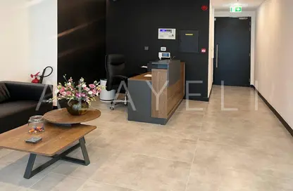 مكتب - 2 غرف نوم - 1 حمام للايجار في بايز ووتر - الخليج التجاري - دبي