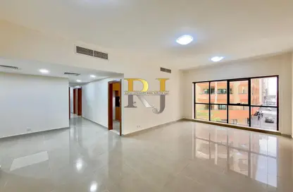 Apartment - 4 Bedrooms - 4 Bathrooms for rent in Golden Sands 9 - Mankhool - Bur Dubai - Dubai