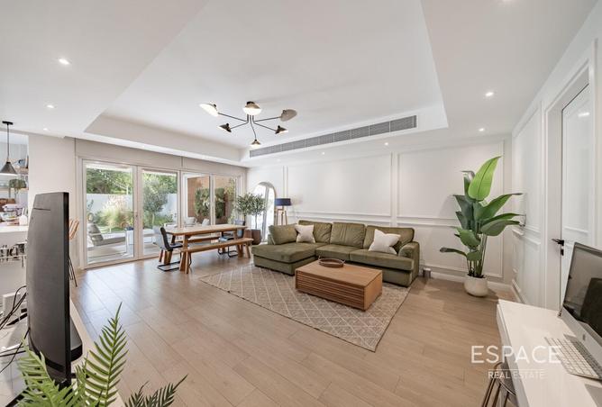 104122042 - Property Image 2