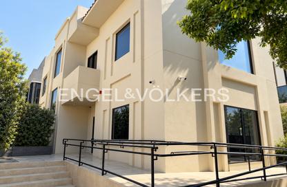 Villa - Studio - 1 for rent in The Village Mall - Jumeirah 1 - Jumeirah - Dubai
