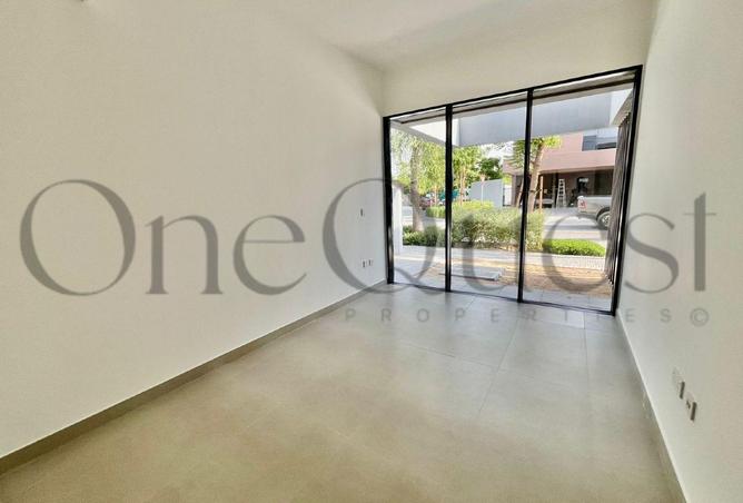 87025000 - Property Image 3
