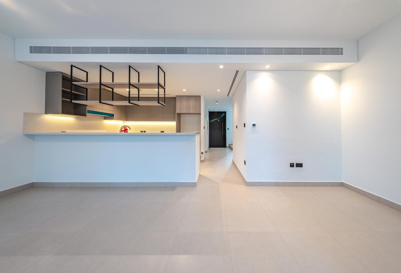 Opposite RGS | 3 Bed TH | Like Brand New photo 6