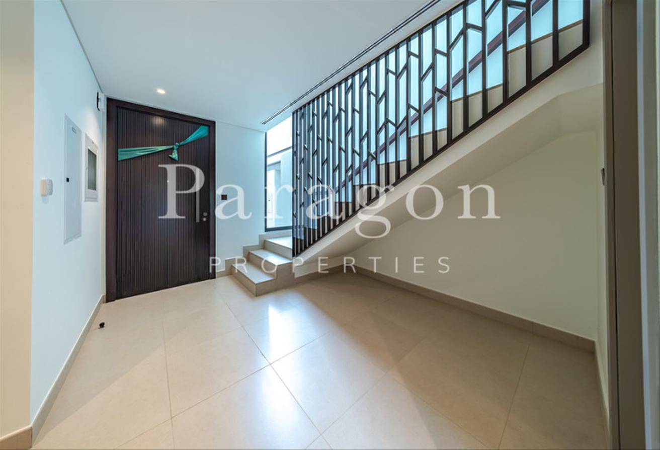 Opposite RGS | 3 Bed TH | Like Brand New photo 16