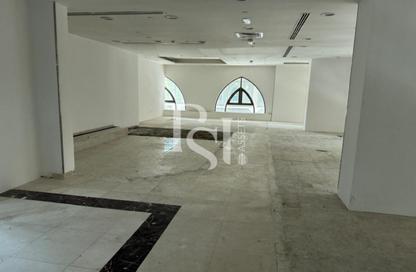 Office Space - Studio - 1 Bathroom for rent in Deena Building - Al Danah - Abu Dhabi