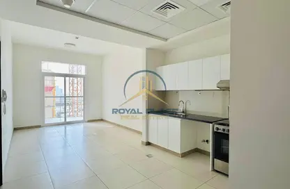 شقة - غرفة نوم - 2 حمامات للايجار في بوابة بن غاطي - الجداف - دبي