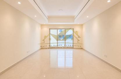 Apartment - 2 Bedrooms - 2 Bathrooms for rent in Al Hudaiba - Bur Dubai - Dubai