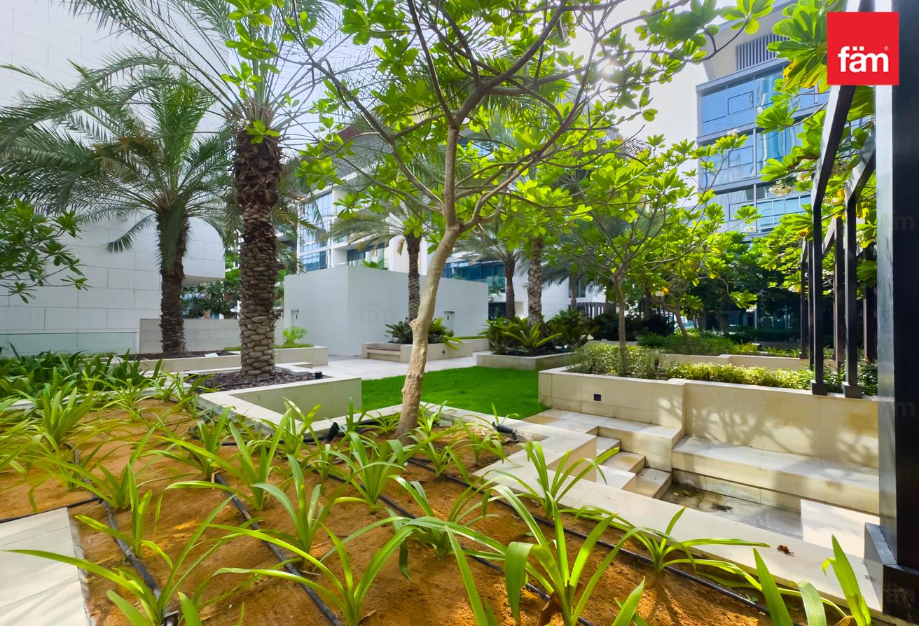 BURJ KHALIFA VIEW | HUGE GARDEN | CLOSE TO MALL photo 20