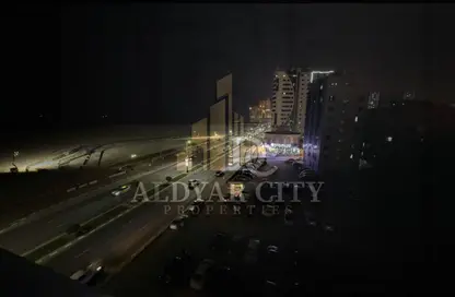 شقة - 2 غرف نوم - 1 حمام للايجار في برج الكورنيش - طريق كورنيش عجمان - عجمان شقة - 2 غرف نوم - 1 حمام للايجار في برج الكورنيش - طريق كورنيش عجمان - عجمان