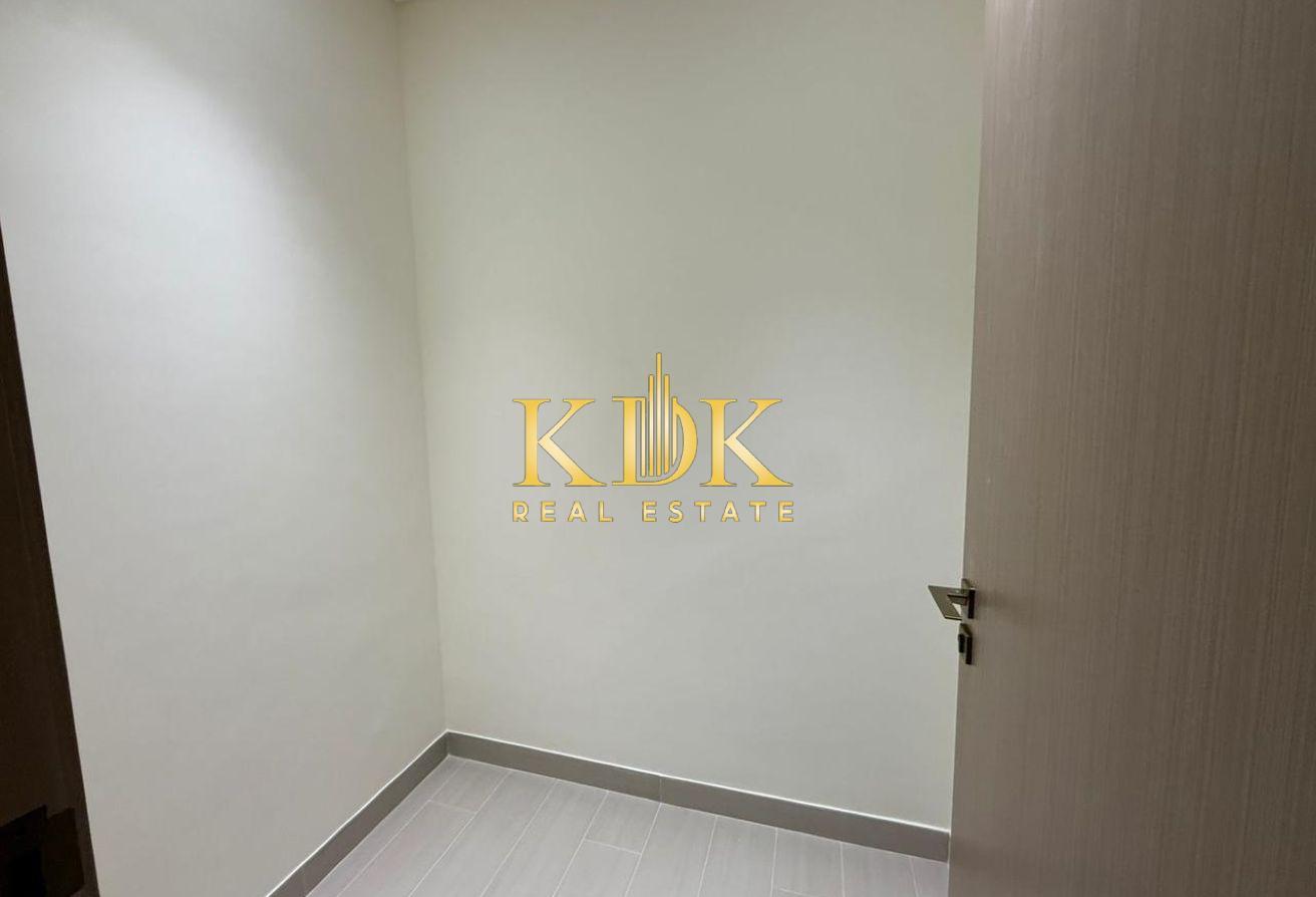 1Bhk With Store Room | High Floor | Prime Location photo 11