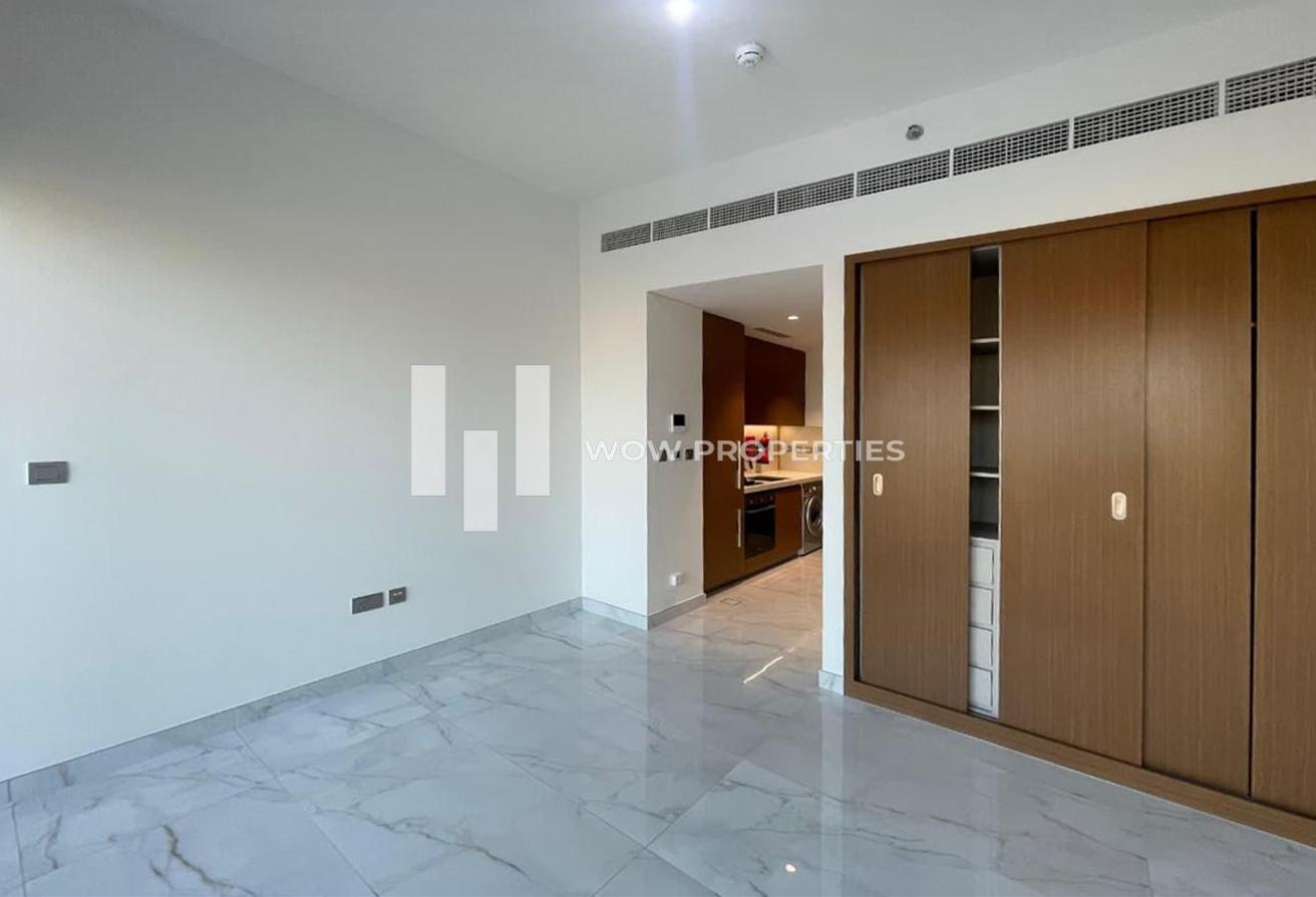 Spacious Studio | Pool & Community View | 6 Chqs photo 4