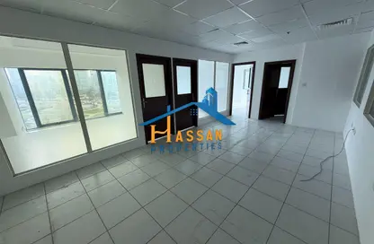 مكتب - استوديو - 2 حمامات للايجار في برج بيزنس تاور - المجاز 2 - المجاز - الشارقة
