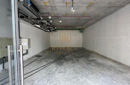 Shop - Studio for rent in Titanium Tower - Al Karama - Bur Dubai - Dubai