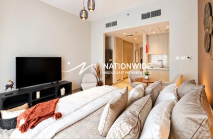 Apartment - Studio - 1 for rent in Waters Edge - Yas Island - Abu Dhabi