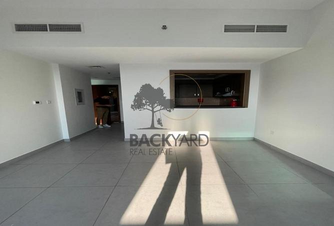 SPACIOUS 1 BEDROOM WITH A BACKYARD
