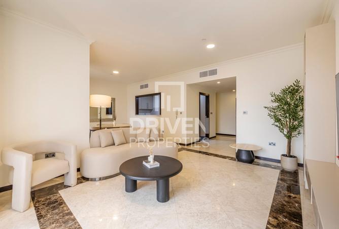 Renovated Apt with Marina View | Family Building photo 2