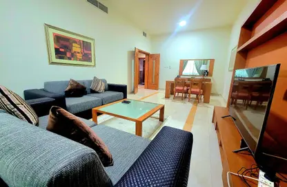 شقة - 2 غرف نوم - 4 حمامات للايجار في شارع النجدة - أبوظبي