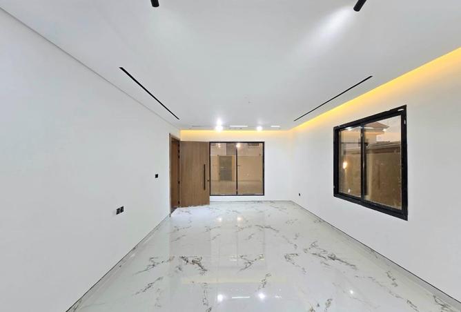 114608878 - Property Image 3