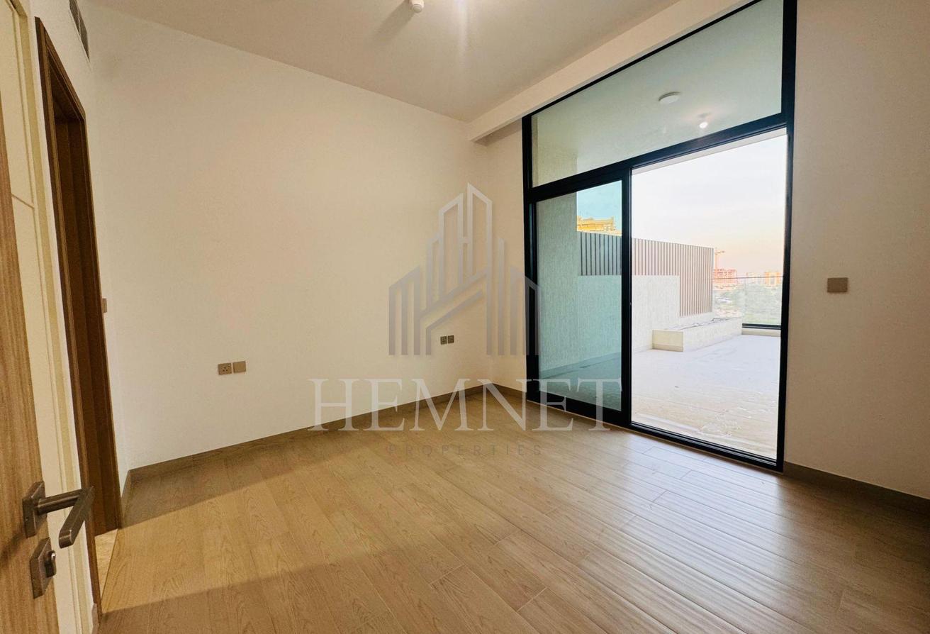 Multiple Payments | Vacant | Garden View photo 2