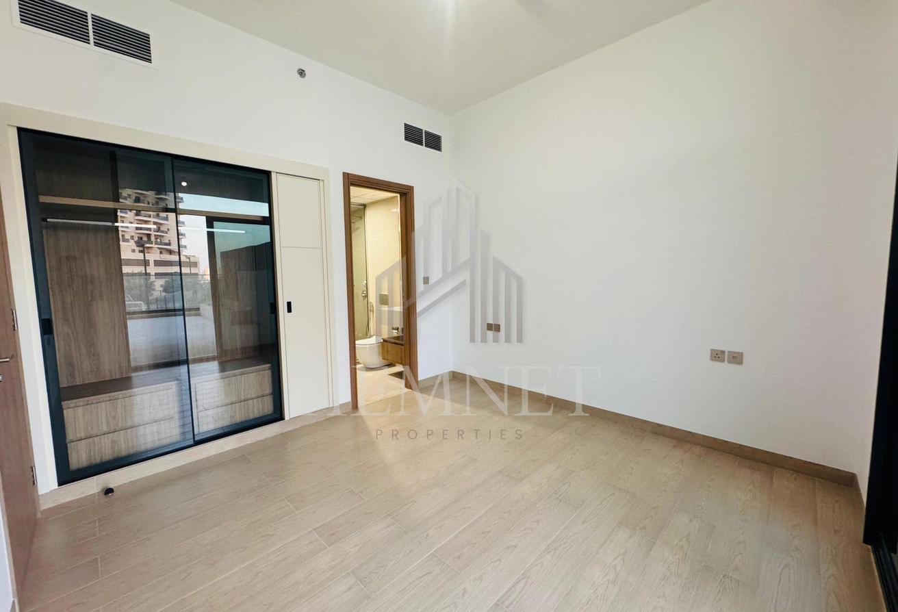 Multiple Payments | Vacant | Garden View photo 7