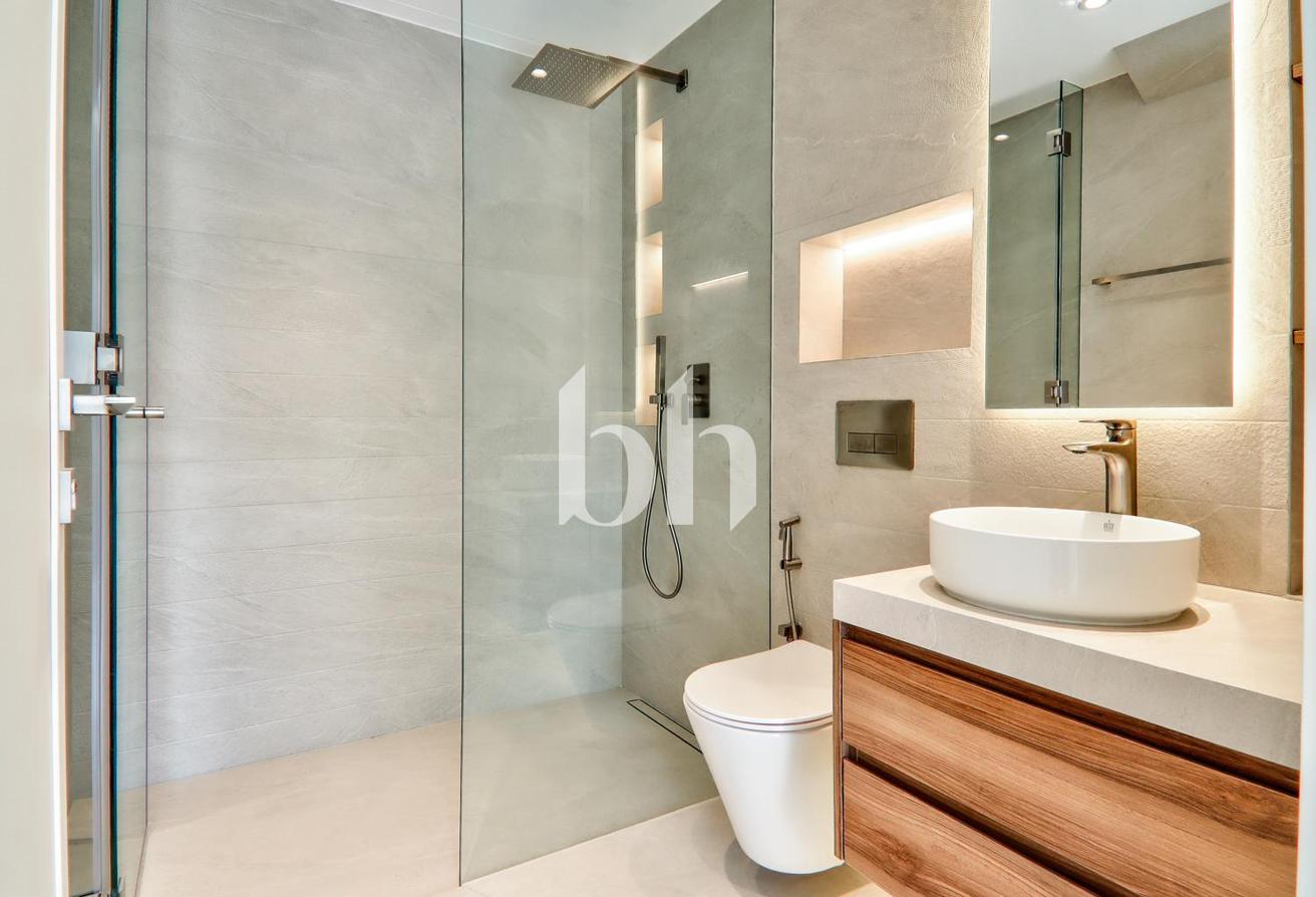 Fully Upgraded | 4 En-Suite Bedrooms | Pool photo 13