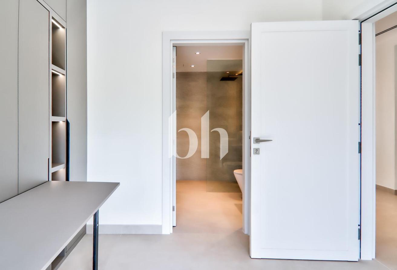 Fully Upgraded | 4 En-Suite Bedrooms | Pool photo 12