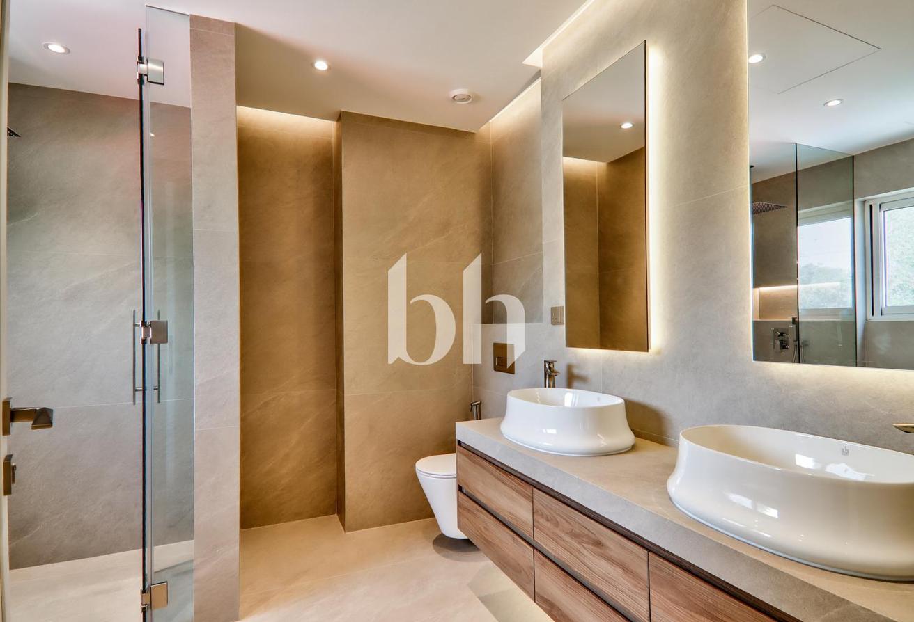 Fully Upgraded | 4 En-Suite Bedrooms | Pool photo 29